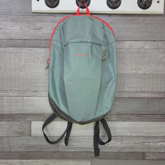 Decathlon Quechua 10 literes zöld túrahátizsák