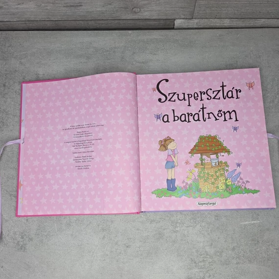 Szupersztár ​a barátnőm, könyv