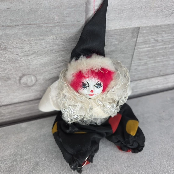 Vintage porcelánfejű kisméretű bohóc figura
