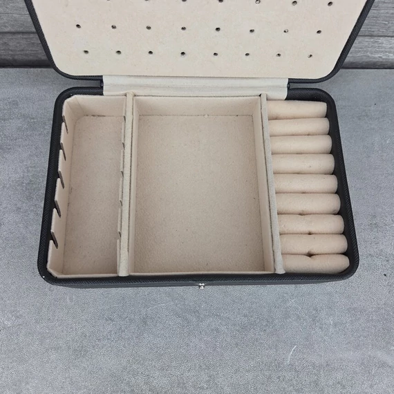 Műbőr ékszertartó doboz