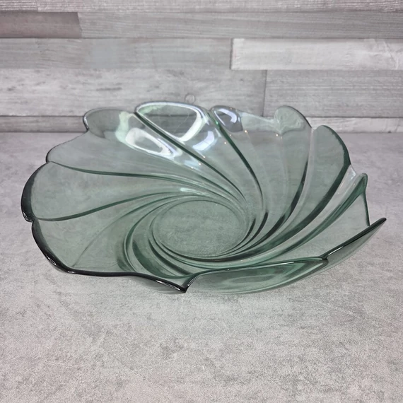 Vintage francia Arcoroc zöld üveg örvénytál