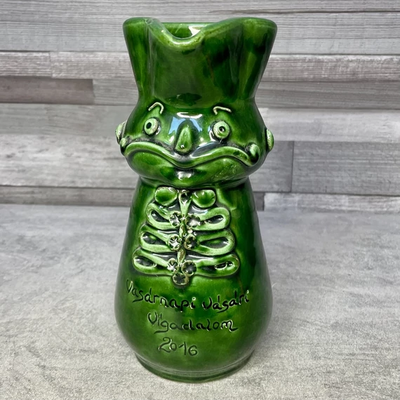 Zöld Vasárnapi Vásári Vígadalom Miska kancsó