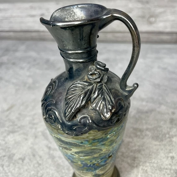 Festett vékony üveg dísz kancsó