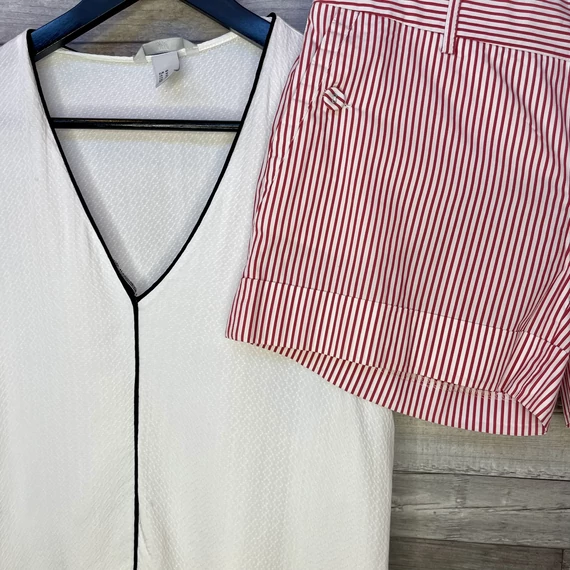 Zara piros-fehér csíkos rövidnadrág, H&M fehér blúz szett 40
