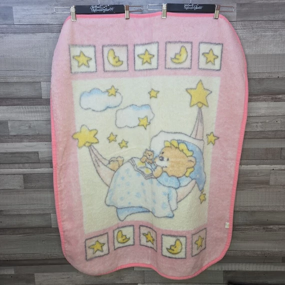 Rózsaszín maci mintás babatakaró