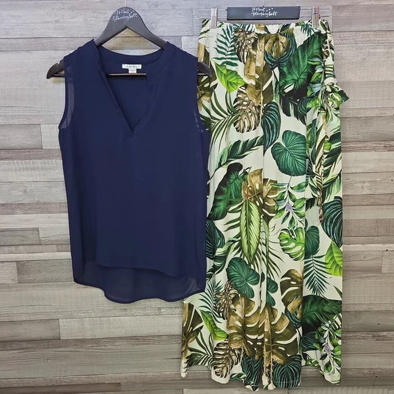 Amisu sötétkék ujjatlan női blúz és növény mintás bő szárú nadrág szett, XS-S