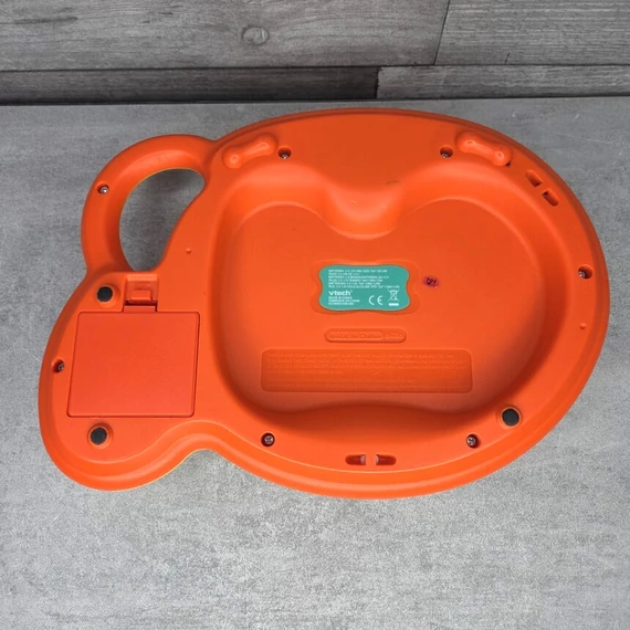 V-tech angol nyelvű játék laptop gyerekeknek