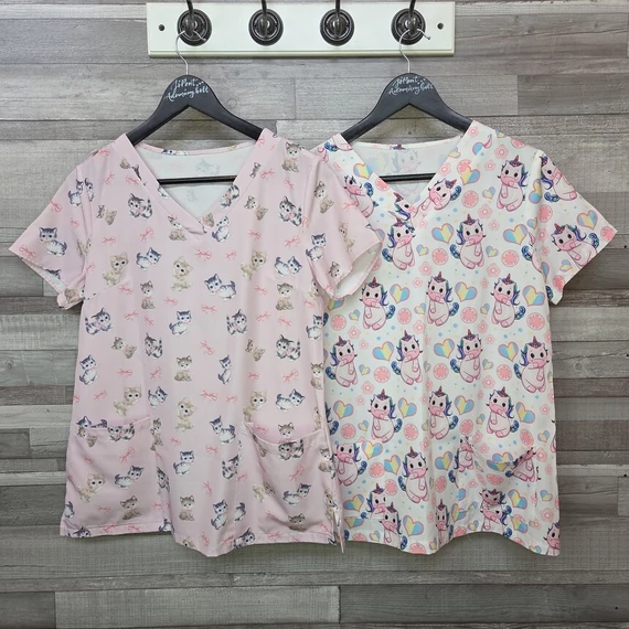 Gyermekorvosi asszisztens cicás-unikornisos blúz szett, M