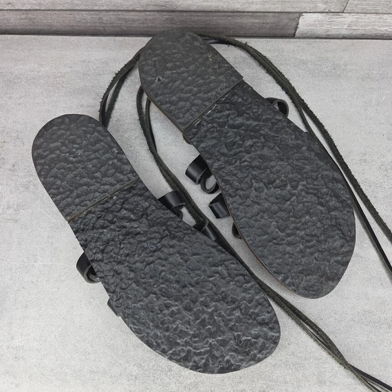 Fekete bőr pántos lány saru, 35-36