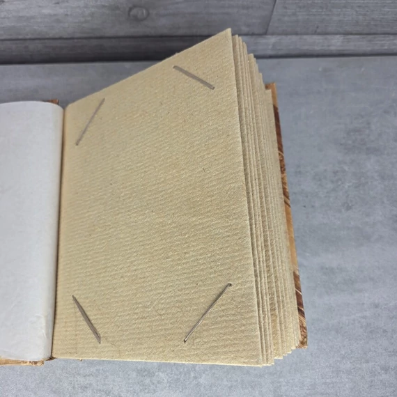 Retro csuhé borítású cicás fotóalbum