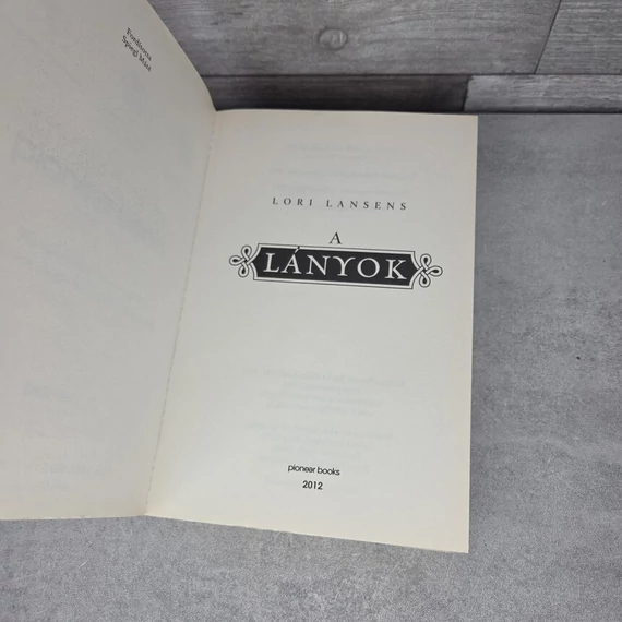 Lori Lansens: A lányok, könyv