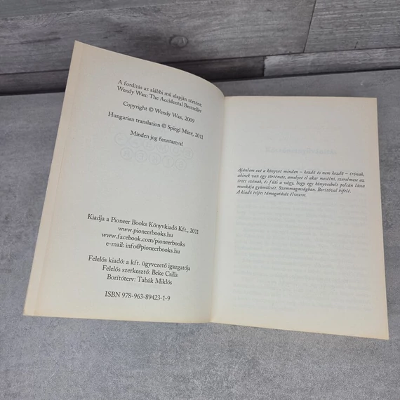 Wendy Wax: Bombasiker, könyv