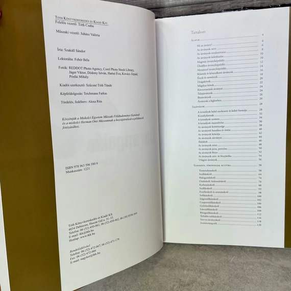 T.K.K. Barangolás az ásványok világában, könyv