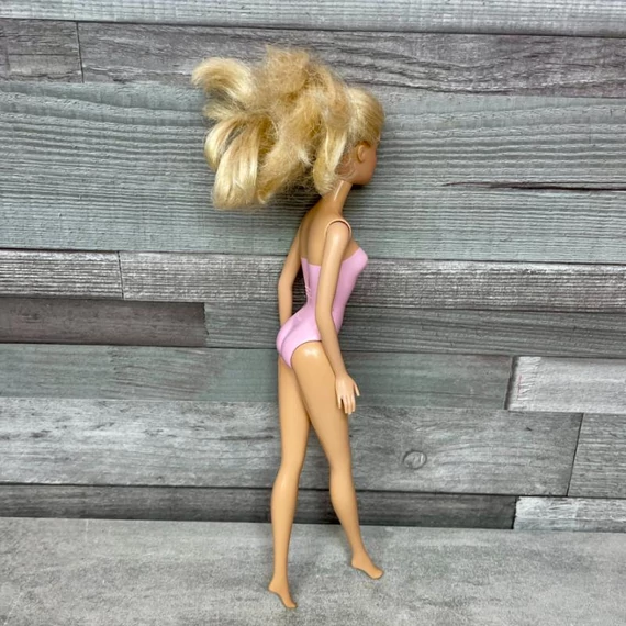 Mattel 1999 Retro rózsaszín tornadresszes szőke Barbie baba játék