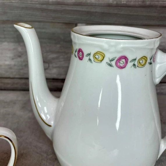 Német virágos aranyozott porcelán kávés/teás szett