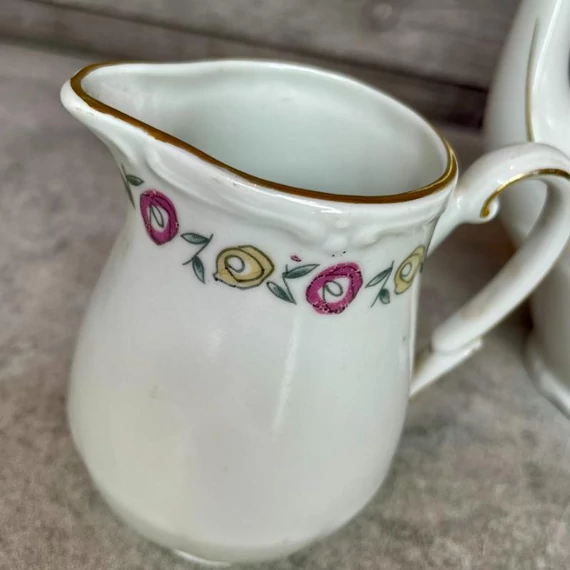 Német virágos aranyozott porcelán kávés/teás szett