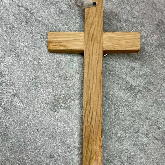 Kis fali fa feszület, kereszt