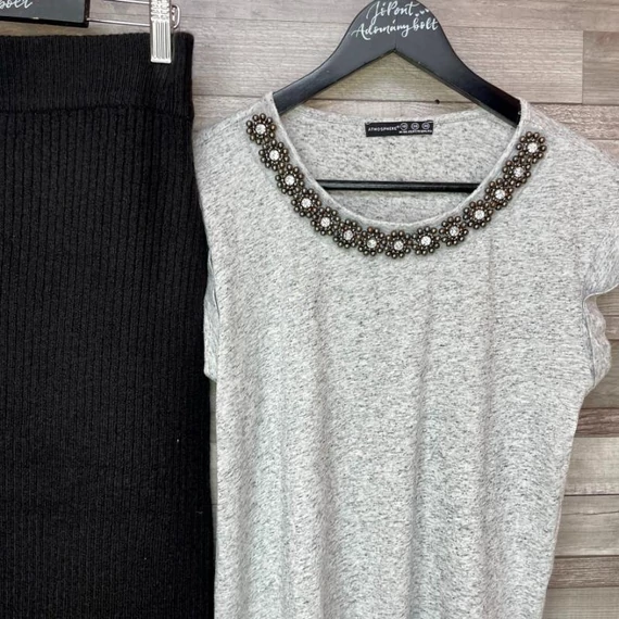 Atmosphere szürke rövid ujjú felső, F&F fekete kötött midi szoknya 38-as szett