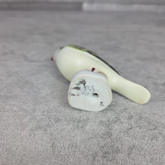 Aquincum porcelán madár figura