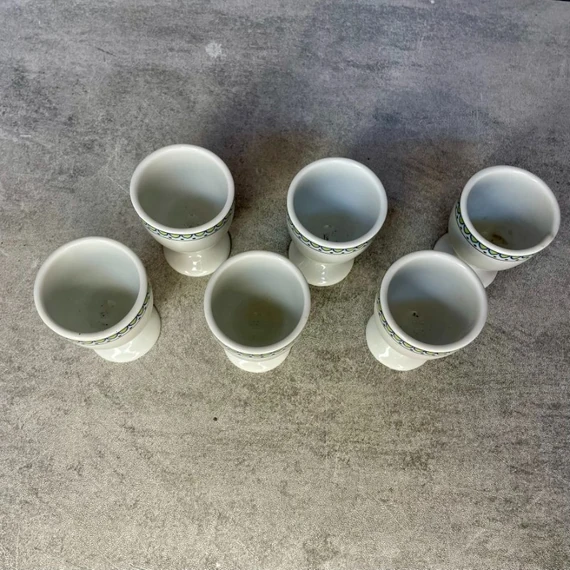 Retro fehér mintás porcelán tojástartó szett