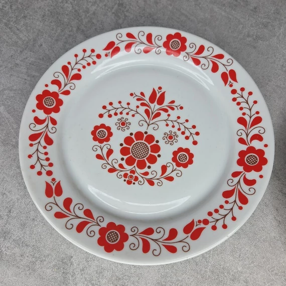 Alföldi porcelán piros virágmintás fali dísztányér szett