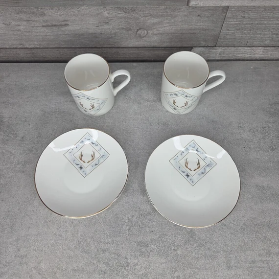 Porcelán vadász motívumos kétszemélyes kávéskészlet