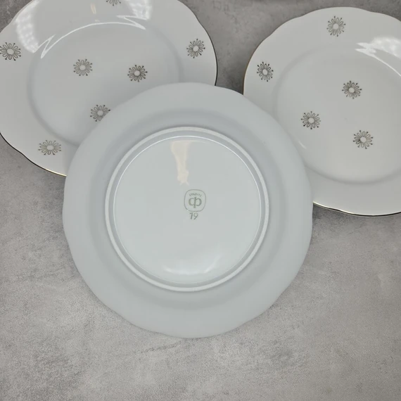 Colditz német porcelán aranyozott kistányér készlet