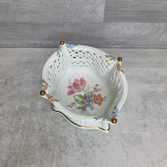 Wallendorf áttört falú porcelán kosár