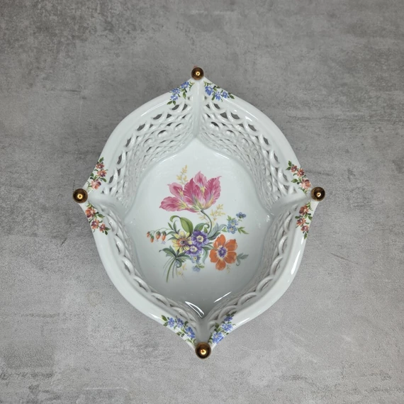 Wallendorf áttört falú porcelán kosár