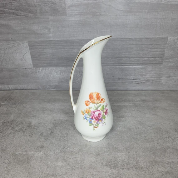 Német virágmintás porcelán kancsó
