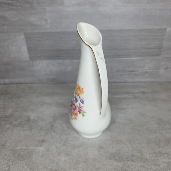 Német virágmintás porcelán kancsó