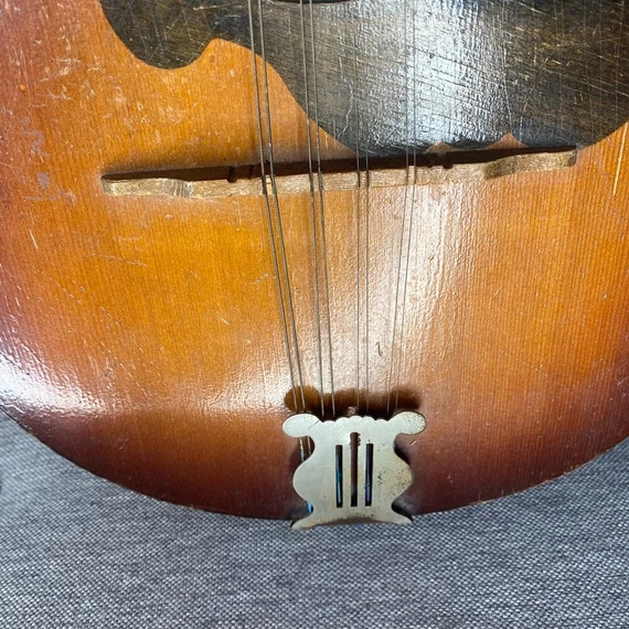 Antik orosz mandolin hangszer
