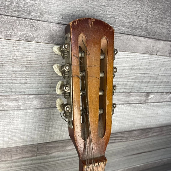 Antik orosz mandolin hangszer