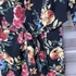 Kép 2/3 - Bershka fekete virágmintás ruha M
