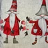 Kép 2/3 - Karácsonyi Mikulás, Manó figurás díszpárna