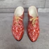 Piros mázas kerámia díszcipő pár