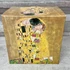 Gustav Klimt A Csók aranyozott porcelán teás szett díszdobozban
